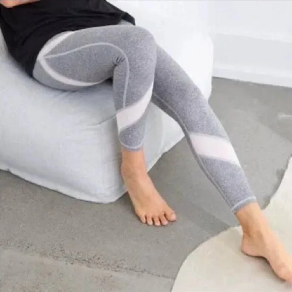 🙌🏼WOOHOO SOLD🙌🏼AERIE ‘Chill, Play, Move’ Gray Leggings W/White Mesh Size XS - Picture 2 of 6